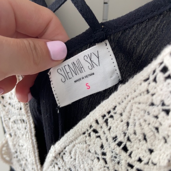 Romper - Picture 3 of 4